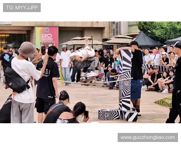 上海滑板精英赛回顾:上海滑板队实力展现与未来发展潜力分析 上海滑板精英赛回顾:上海滑板队实力展现与未来发展潜力分析