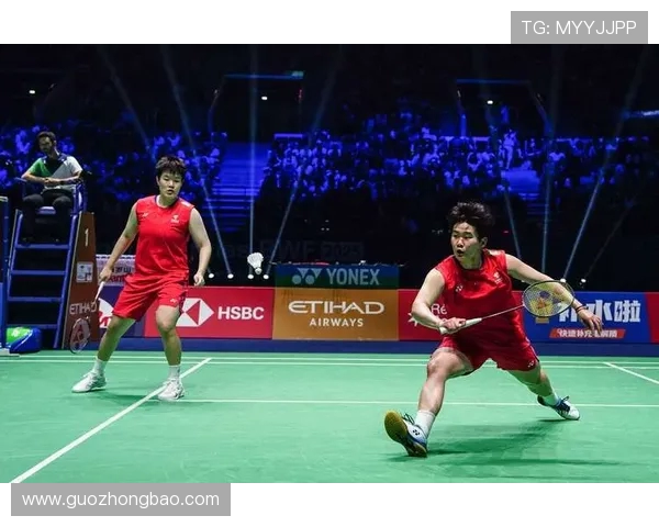 南京羽毛球队在世界杯赛场上的耐力表现与战术分析