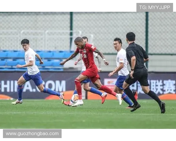 2019年山东鲁能与河南建业激战回顾：精彩瞬间与战术分析