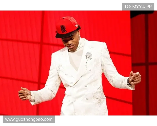 斯科蒂巴恩斯:年轻天才如何在NBA赛场上崭露头角与成长之路 斯科蒂巴恩斯:年轻天才如何在NBA赛场上崭露头角与成长之路