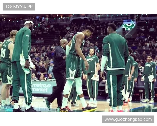 文班亚马首场比赛表现抢眼五次盖帽加隔扣字母哥引发广泛讨论