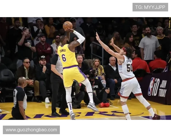 湖人客场挑战掘金主场全力争胜精彩对决即将上演 湖人客场挑战掘金主场全力争胜精彩对决即将上演