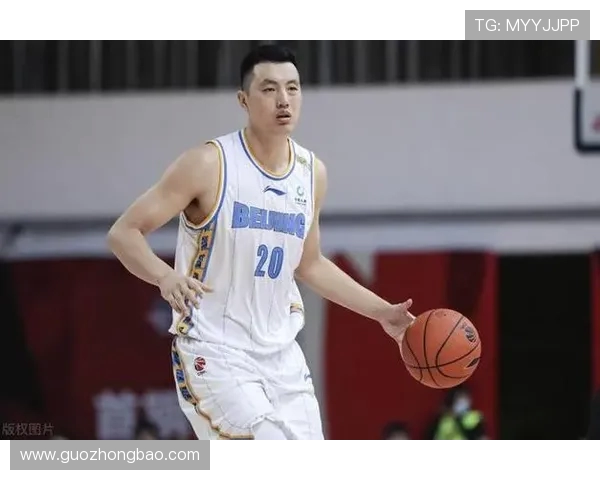 翟晓川：从篮球场上的拼搏者到生活中的多面手，展现无限可能的精彩人生