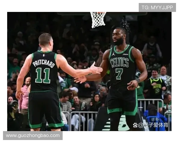 詹姆斯对决凯尔特人再掀战火NBA经典对抗赛的精彩瞬间回顾 詹姆斯对决凯尔特人再掀战火NBA经典对抗赛的精彩瞬间回顾