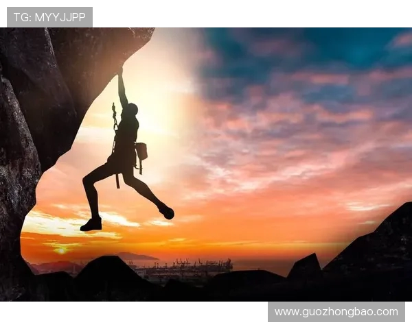 深圳攀岩队防守策略解析与攀岩热点的深度探讨 深圳攀岩队防守策略解析与攀岩热点的深度探讨